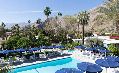 Gift card image of the pool with the mountains in the background