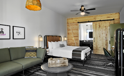 Cavalry Court King Guest Room