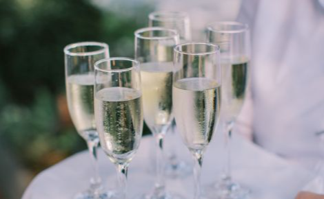 eGift card image of some glasses of Champagne